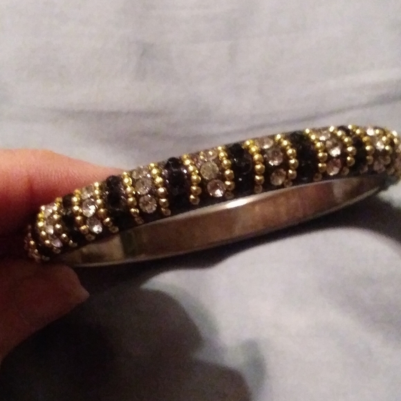 Gold bangle bracelet w/accents - Picture 3 of 6